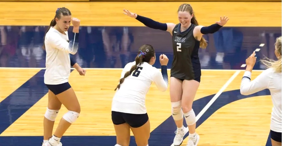 Trine volleyball beats Bluffton